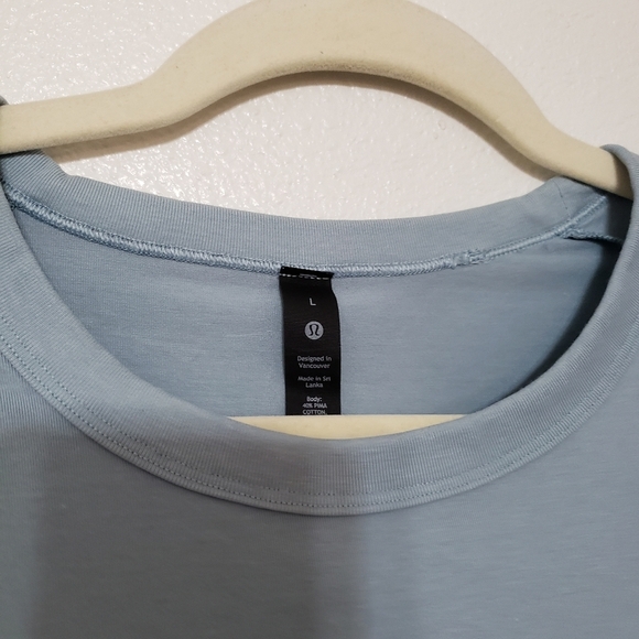 Lululemon Short Sleeve - Picture 2 of 4